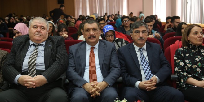 Başkan Gürkan, “Şehir ve İnsan” Konulu Konferansa Konuşmacı Olarak Katıldı