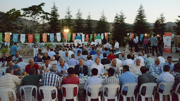 Başkan Polat, 82 Mahalle Muhtarı ile İftar Yaptı