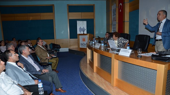 BAŞKAN POLAT’A İNÖNÜ ÜNİVERSİTESİ TARAFINDAN TEŞEKKÜR PLAKETİ VERİLDİ.