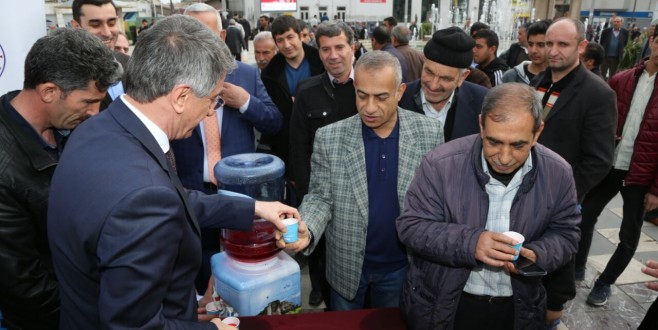 Başkan Yanılmaz'dan, Kandil Simidi İkramı