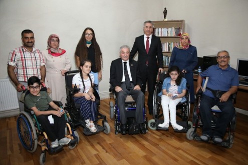 Başkan Yanılmaz Omurilik Felçlileri Derneği’ni Ziyaret Etti