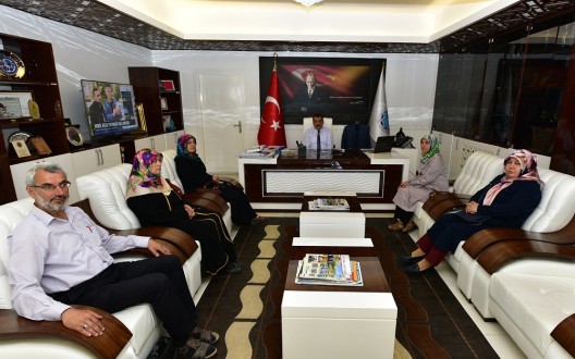 Bir Damla Yardımlaşma Derneği Yönetimi, Başkan Gürkan’ı Ziyaret Etti