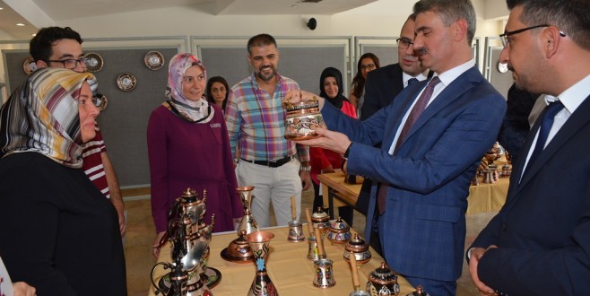 “Bir Usta Bin Usta” Sergisi Açıldı