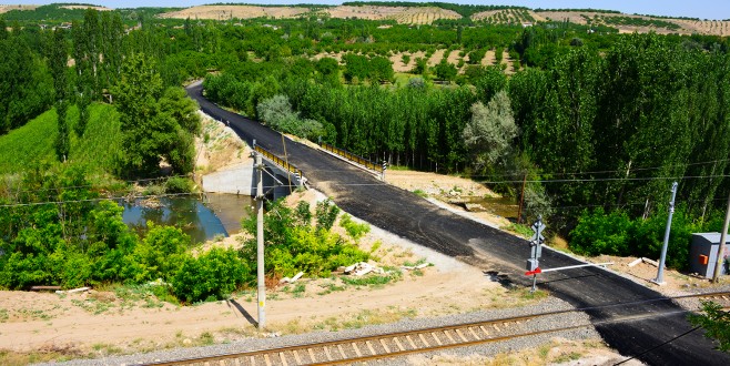 BÜYÜKŞEHİR AKÇADAĞ’IN SORUNLARINI ÇÖZÜYOR