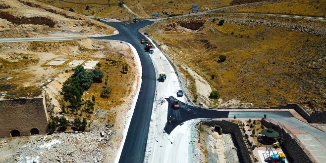 Büyükşehir Toki Yolunda Asfalt Çalışmalarına Başladı