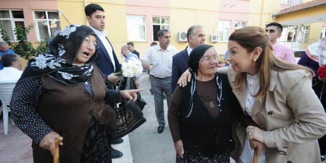 Çalık’tan çocuklara ve yaşlılara bayram ziyareti