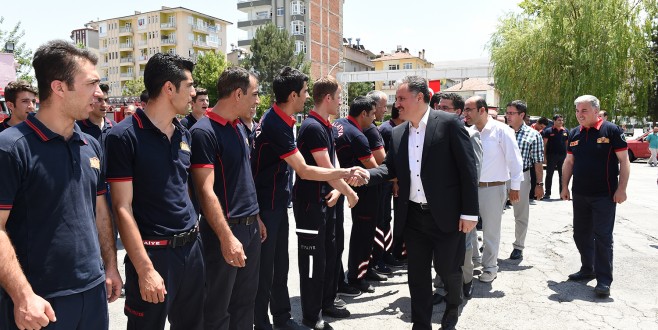 CANINI HİÇE SAYAN BİR EKİPLE MİLLETE HİZMET ETMENİN GURURUNU YAŞIYORUM