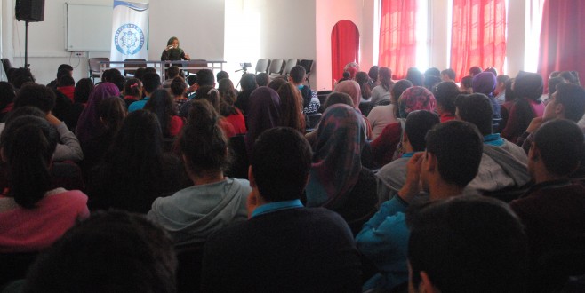 Cep Telefonuna Olan Bağımlılık Konuşuldu