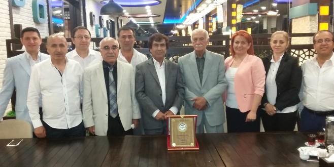 Çeyrek Asırlık Masiad dan İlk Kurucuya Plaket