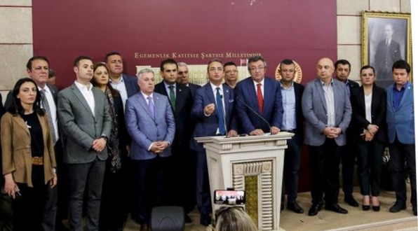 CHP’den 15 Milletvekili İstifa Etti
