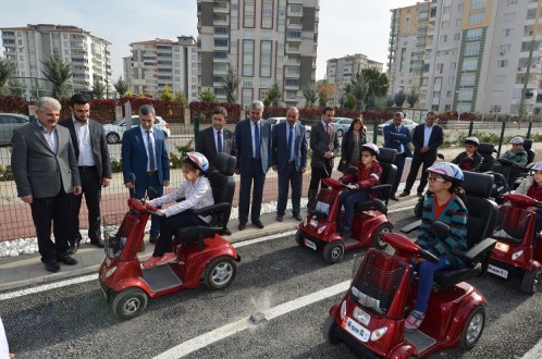 “Çocuklarımızın Erken Yaşlarda Trafik Kurallarını Öğrenmeleri Önemli”