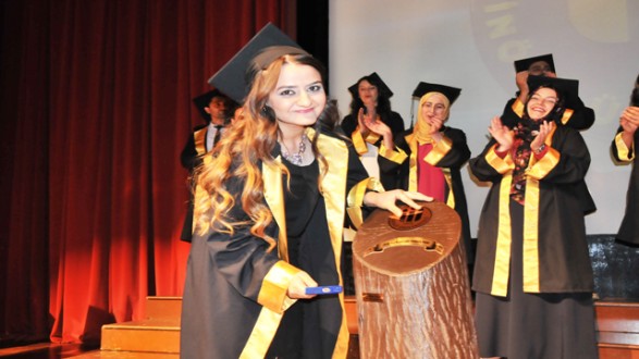 DİŞ HEKİMİ ADAYLARI YEMİN ETTİ