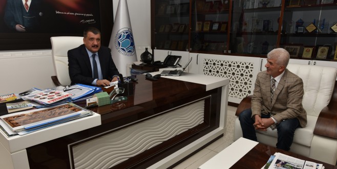 Ege Bölgesi Malatyalılar Derneği Başkanı Ateş, Başkan Gürkan’ı Ziyaret Etti