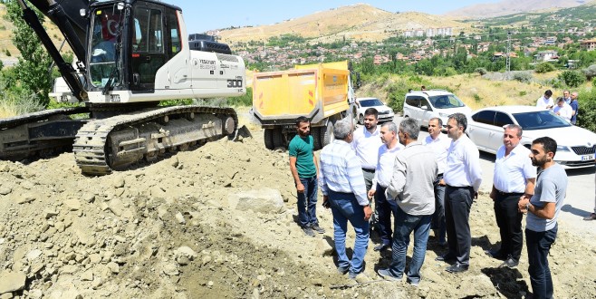 “Gelişen Yeşilyurt’a Yakışan Yollar Yapıyoruz”