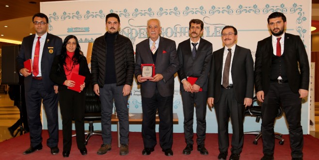 Gençler'den TYGD'ye Plaket