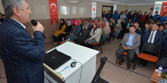 "Güçlü Türkiye'nin Geleceğine Milletine Sevdalı, Çalışkan Gençler Yön Verecektir"