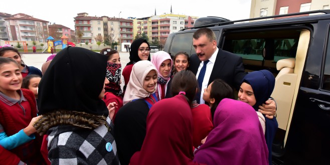 Gürkan, Avni Kiğılı Kız Anadolu İmam Hatip Lisesi Öğrencileri İle Bir Araya Geldi