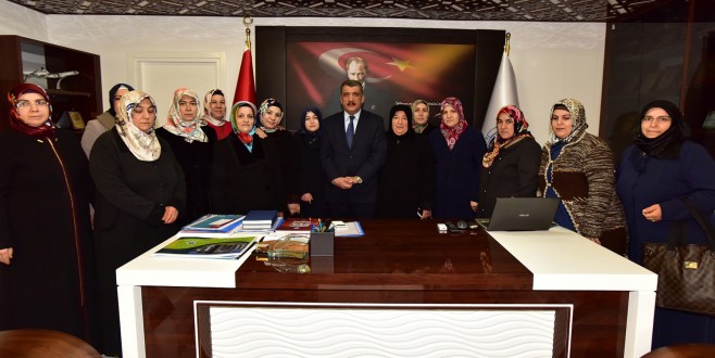 GÜRKAN, “BAYANLAR SOSYAL HAYATIN HER KESİMİNDE OLMALIDIR”