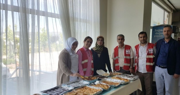 Hasta ve Hasta Yakınları Konukevi’ne destek