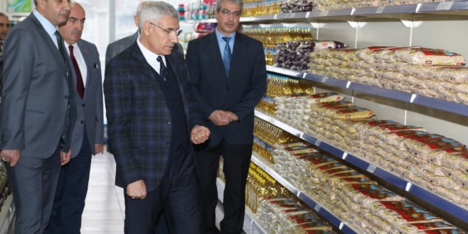 “Hayır Çarşısı İhtiyaç Sahiplerinin Yüzlerini Güldürüyor”