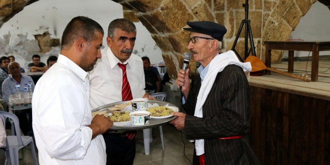 Hekimhan Belediyesi, Muharrem Ayı Nedeniyle Aşure Dağıttı