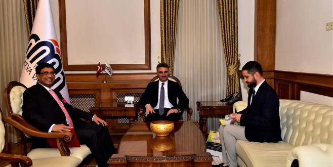 Hindistan Büyükelçisi Sanjay Bhattacharyya Vali Baruş’u Ziyaret Etti
