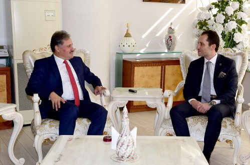 Hizmetlerinizi Duyuyor Takdir Ediyoruz