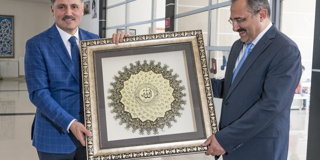 Hükûmet Erkânı  Sanat Merkezi’ni Gezdi