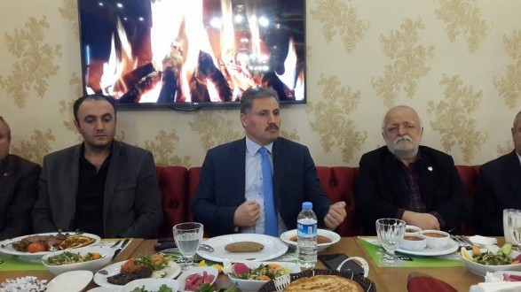 “İçme suyu sıkıntısını gidermeye çalışıyoruz”