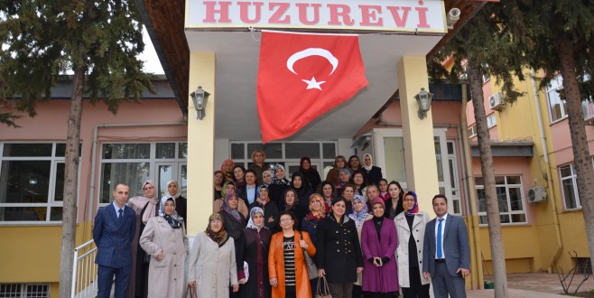 KADIN KÜLTÜR MERKEZİNDEN HUZUREVİ’NE ZİYARET