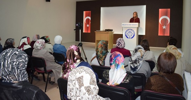 Kadın Meclisine Çocuklarda Mahremiyet Eğitimi Anlatıldı