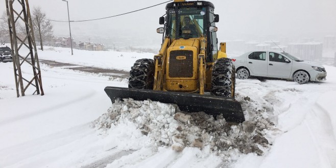 KARLA MÜCADELE EKİPLERİ ÇALIŞMALARINI ARALIKSIZ SÜRDÜRÜYOR