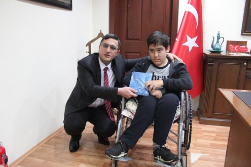 Kaymakama Başarılı Öğrencilerden Ziyaret