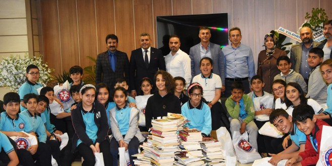 “Kitap Getirdim Sana Projesi” Ne Destekler Sürüyor