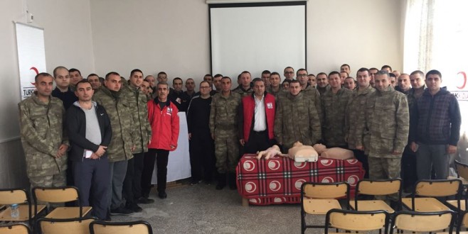 Kızılay'dan Askerlere İlk Yardım Eğitimi