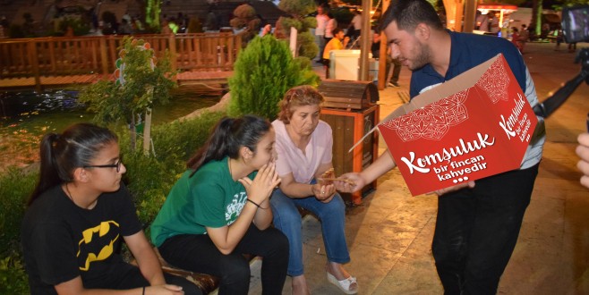 Komşu Komşunun Gönlüne Muhtaçtır