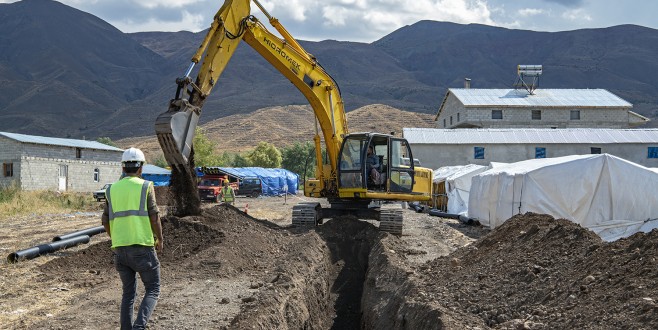 Kurucuova’da 49 Kilometrelik Altyapı Yatırımı Devam Ediyor