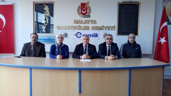 Malatya’da Anayasa konferansları düzenliyor