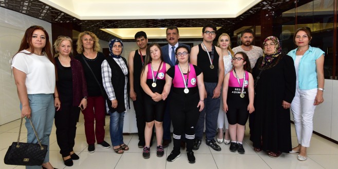 Malatya’nın Gururları, Başkan Gürkan’ı Ziyaret Etti