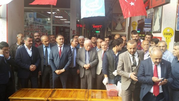 Malatya Ülkü Ocakları Aşure Dağıtımı Gerçekleştirdi