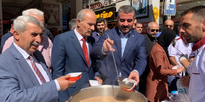 MHP’nin Düzenlediği Aşure Etkinliği Yoğun İlgi Gördü