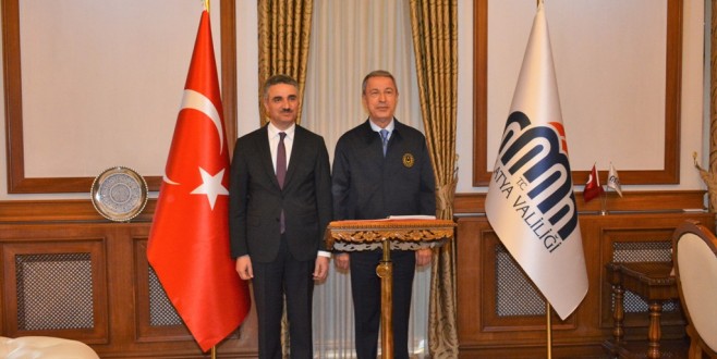 Milli Savunma Bakanı Akar, Vali Baruş’u Ziyaret Etti