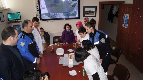 MİNİKLER TDP 'Yİ ZİYARET ETTİLER