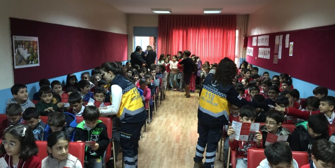 ÖĞRENCİLERE İLKYARDIM EĞİTİMİ VERİLDİ