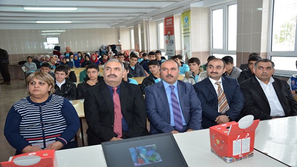 ÖĞRENCİLERE YÖNELİK “GERİ DÖNÜŞÜM” SEMİNERİ VERİLDİ