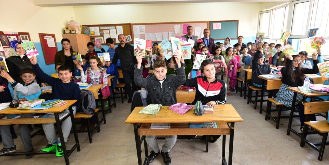 Oyuncak Kardeşliği ve Kitap Arkadaşlığı Projesi, Yüzleri Güldürüyor