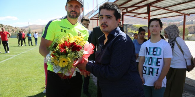 Özel Gereksinimli Bireyler,  Yenimalatyaspor’un İdmanını Ziyaret Etti
