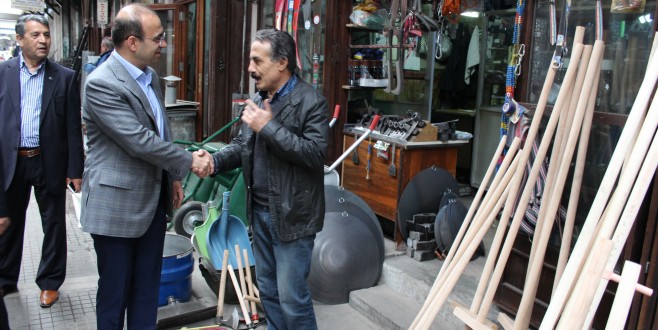 ÖZHAN, BAKIRCILAR ÇARŞISI ESNAFIYLA BİR ARAYA GELDİ