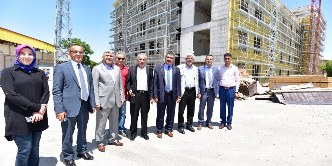 ŞAHİN, “BATTALGAZİ’YE YARAŞIR BİR HİZMET BİNASI OLACAK”