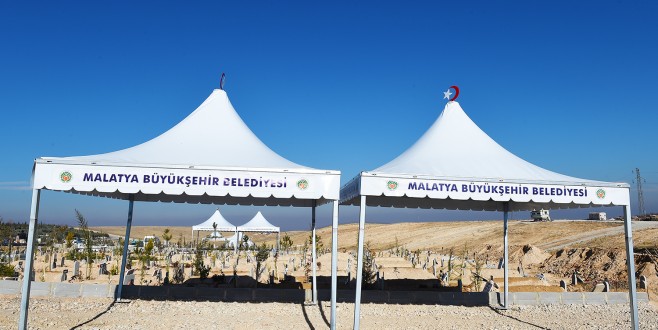 ŞEHİR MEZARLIĞINDA  DEFİN ÇADIRI UYGULAMASI